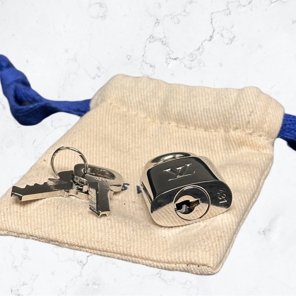 Louis Vuitton Silver Lock and Keys #431 - Picture 4 of 5